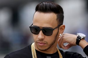 Molti vip usano protesi per capelli